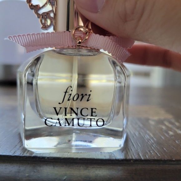 Vince Camuto Fiori - Picture 2 of 4